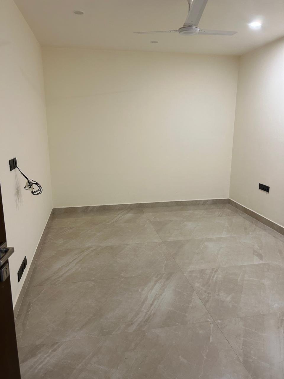 4BHK Sushant Lok, Near MG Road available for rent